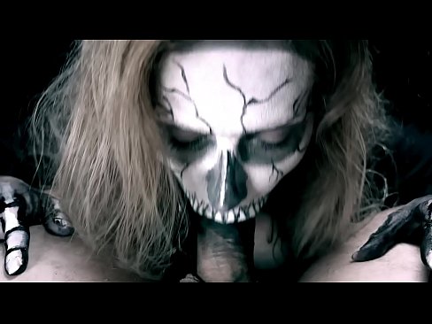 ❤️ ʻO ke kaikamahine daimonio e omo ana i ka moa me kona waha ʻeleʻele a me ka ʻai ʻana. ❤️ Super sex ma porn haw.pornma-com.ru ❤
